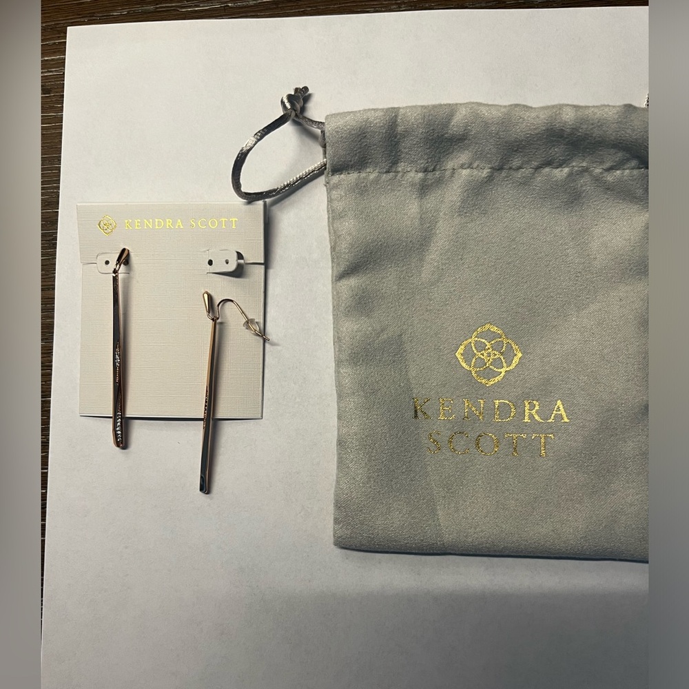 Kendra Scott Rose gold drop earrings
